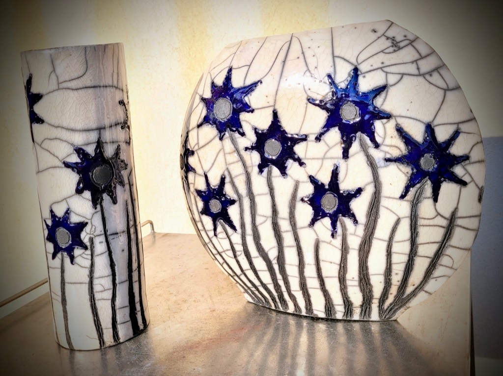 vase raku céramique 
lapis lazuli lithothérapie
art japonais
artiste céramiste
potier vallauris
cuisson raku
décoration d'intérieur
vase pottery raku 
raku for sale
vase en raku bleu