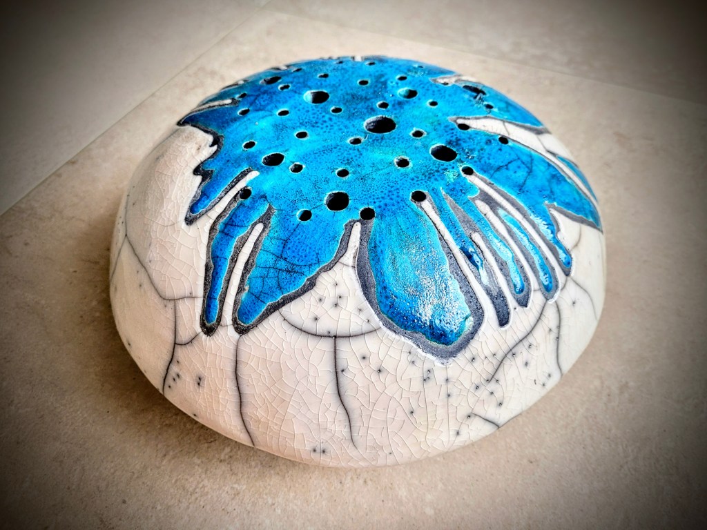 vase pique fleurs raku 
art japonais
artiste céramique 
potier vallauris
modelage terre
ELOISE MENDEZ CEHOVIN
Kumo No Kuma
kumonokuma
